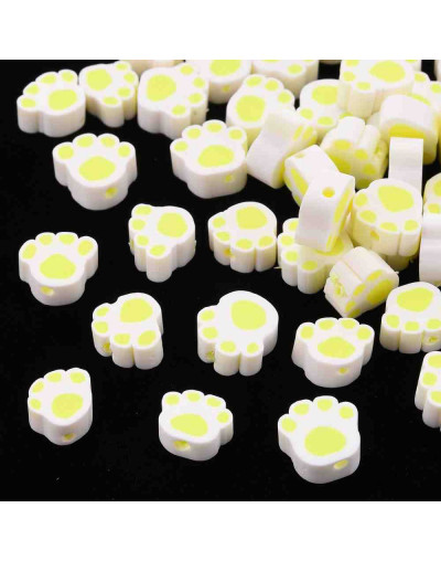 Huellas de perro. Varios colores. 9X10X5 milímetros. 1,2 mm de perforación. 10 unidades.