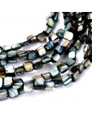 Concha de mar. Rectangular. Gris. 8x8 milímetros. 1 mm perforación. 40 unidades hilo (aproximado)