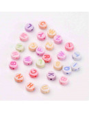 Letra varios colores. Moneda varios colores. 7 mm diámetro. 2 mm perforación. 100 uds (aprox.)