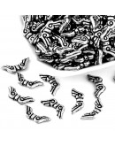 Estilo Antiguo (11). Alas. Color plata. 21x9 milímetros. 1 milímetro perforación. 50 unidades aprox.