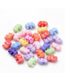 Animales: Elefantes. Color mixto. 6x9x4,5 milímetros. 1,5 mm perforación. 100 unidades aproximado.