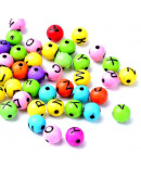 Letra negra. Esfera varios colores. 8 milímetros diámetro. 1,5 mm perforación 100 uds aproximado.