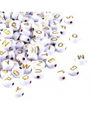 Letra dorada. Moneda blanca. 7 milímetros diámetro. 1,5 milímetros perforación. 100 uds aproximado.