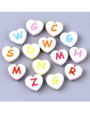 Letra varios colores. Corazón blanco. 10x11x5 milímetros. 1,8 mm perforación. 35 uds aproximado.