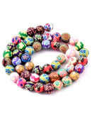 Esferas. Varios colores. 8 milímetros diámetro. 1,5 mm perforación. 50 unidades hilo (aproximado).