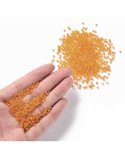 Chaquira. Cristal arcoiris. GOLD. 2 mm. 1 mm perforación. 40 gramos (2600 uds aprox)