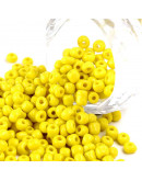 Chaquira. Color sólido. YELLOW. 4 milímetros.1,50 mm perforación. 40 gramos (390 uds. aprox.)