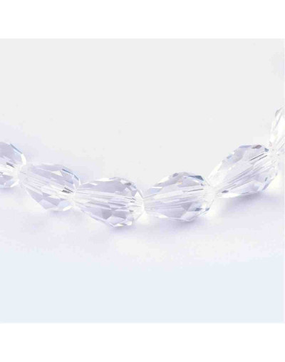 Gota faceteada. Cristal. 8x6 milímetros. 1 mm perforación. 70 unidades hilo (aproximado). Gota faceteada. Cristal. 8x6 milímetros. 1 mm perforación. 70 unidades hilo (aproximado).