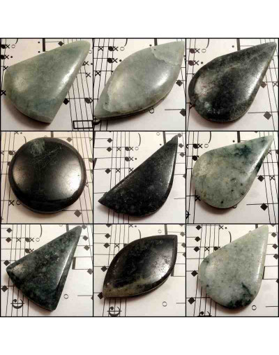 Jade Guatemala. Piedra Ranurada. Dije grande.