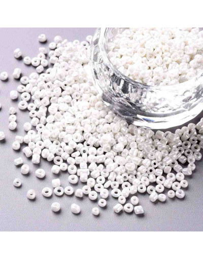 Color Sólido Lustrado. WHITE. 2 milímetros. 1 mm perforación. 40 gramos