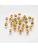 Polígono. Aleación de cobre. Color dorado. 4 milímetros lado. 1 mm perforación. 40 unidades.