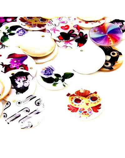 Figuras varias. Shell. 35 mm. 1 mm perforación. 3 unidades