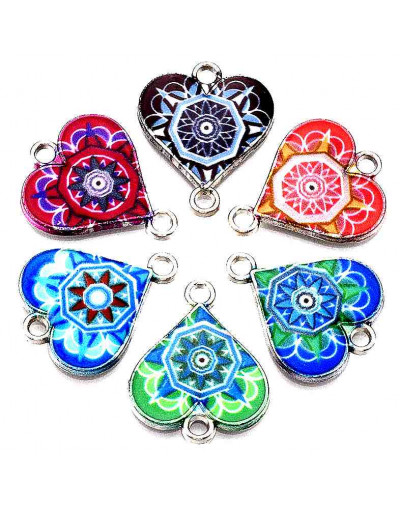 Corazones. Aleación de cobre y esmalte. 20x16 milímetros. 4 unidades
