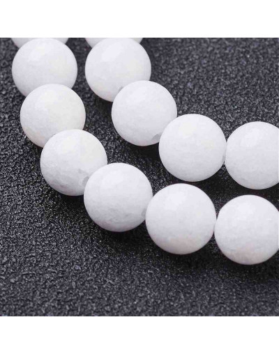 Jade. Blanco. 12 milímetros diámetro. 1 mm perforación. 33 unidades hilo (aproximado)