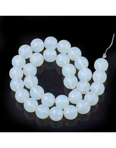 Opalina. Faceteada. 08 mm diámetro. 1 mm perforación. 70 unidades hilo (aproximado)