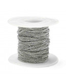 Acero inoxidable. Color plateado. 2,4x1,9x0,5 milímetros. 1 metro.