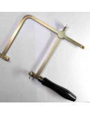 Arco de sierra. 5" (125 milímetros). Tipo alemán. Ajustable. 1 unidad. Arco de sierra. 5" (125 milímetros). Tipo alemán. Ajustable. 1 unidad.