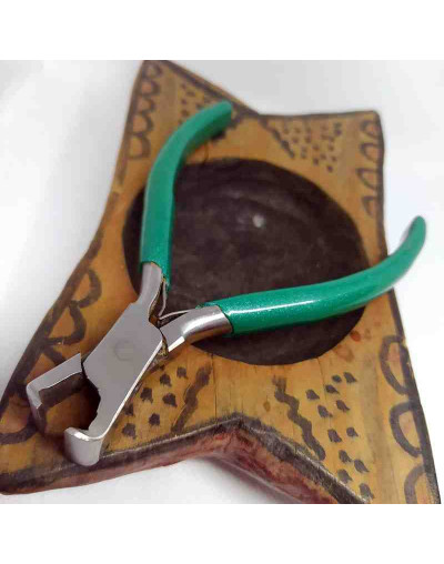 Pinza corte frontal. Acero. 130 milímetros. Mango PVC. 1 unidad.