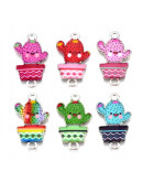 Cactus. Aleación de cobre y esmalte. 22x13x1.5 mm. 1.6 mm perforación. 4 unidades