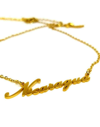 "Nicaragua". Acero inoxidable. Color dorado. Cadena 45 cm, extensión 5 cm. 1 unidad.