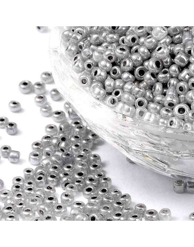 Color Sólido Ceylon. DARK GREY. 3 milímetros. 1 mm perforación. 40 gramos