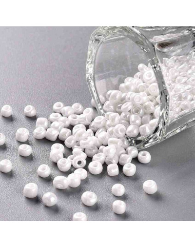 Color Sólido Lustrado. WHITE. 3 milímetros. 1 mm perforación. 40 gramos