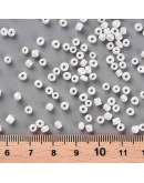 Color Sólido Lustrado. WHITE. 3 milímetros. 1 mm perforación. 40 gramos