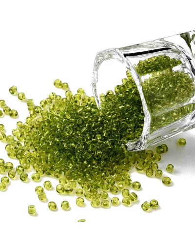 Chaquira. Cristal brillante. YELLOW GREEN. 2 mm. 1 mm perforación. 40 gramos (2600 uds aprox)