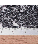 MIYUKI Delica. Color: GUNMETAL. 1,3x1,6 mm (11/0). 0,8 mm perforación. 10 gramos (2000 uds aprox). MIYUKI Delica. Color: GUNMETAL. 1,3x1,6 mm (11/0). 0,8 mm perforación. 10 gramos (2000 uds aprox).
