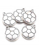 Deportes. Football.  Aleación de cobre. Color plateado. 22x18x3 mm. 2 mm perforación. 5 unidades Deportes. Football.  Aleación de cobre. Color plateado. 22x18x3 mm. 2 mm perforación. 5 unidades