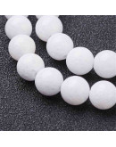 Jade. Blanco. 04 milímetros diámetro. 0,8 mm perforación. 96 unidades hilo (aproximado)