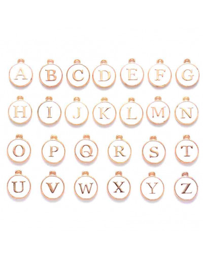 Set abecedario. Aleación de cobre y esmalte. Color Blanco. 14x12x2 mm. 1.5 mm perforación