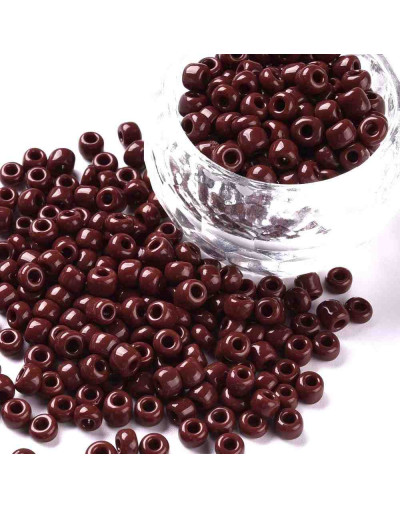 Color Sólido. COCONUT BROWN. 4 milímetros.1,50 mm perforación. 40 gramos. 390 uds. aprox.