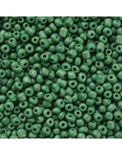 Color Sólido. PALE GREEN. 4 milímetros.1,50 mm perforación. 40 gramos. 390 uds. aprox.