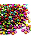 Letra amarilla. Moneda varios colores eléctricos. 7 mm diámetro. 1,5 mm perforación. 100 uds aprox.