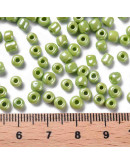 Color Sólido Lustrado. GREEN YELLOW. 4 milímetros.1,50 mm perforación. 40 gramos. 390 uds. aprox.