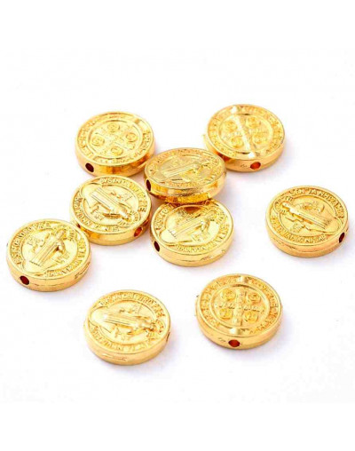 San Benito. Aleación de cobre. Color oro antiguo. 10x10x2,4 mm. 1,2 mm perforación. 2 unidades