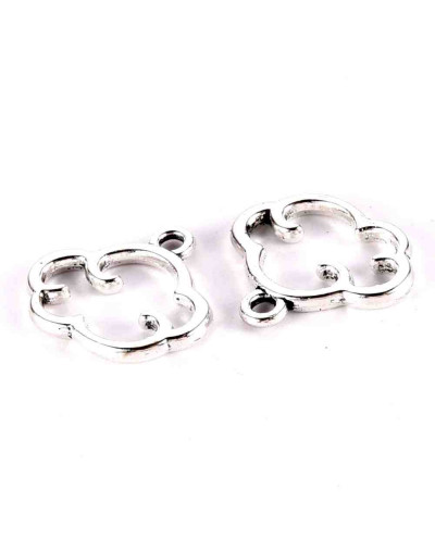 Nube. Aleación de cobre. Color plateado. 12,5x14x1 milímetros. 1,5 mm perforación. 10 unidades.