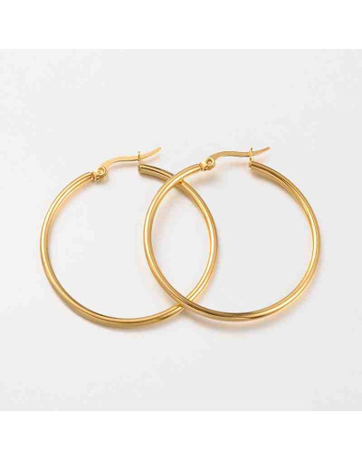 Aretes de aro. Acero inoxidable. Real Plated 18k gold. 40 mm diámetro. 2 mm grosor. 1 par.