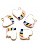 Corazón blanco/multicolor. Aleación de cobre y esmalte. 18x18,5x1,5 mm. 1,6 mm perforación. 4 uds. Corazón blanco/multicolor. Aleación de cobre y esmalte. 18x18,5x1,5 mm. 1,6 mm perforación. 4 uds.
