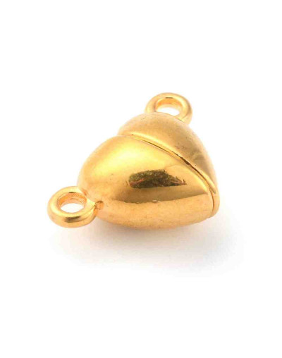 Cierre magnético. Corazón. Aleación de cobre. Color dorado. 10x9,5x6 mm. 1,5 mm perforación. 2 set