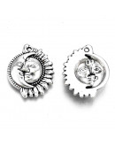 Luna+Sol. Aleación de cobre. Color plata antigua. 20x16x3,5 milímetros. 1 mm perforación. 5 uds.