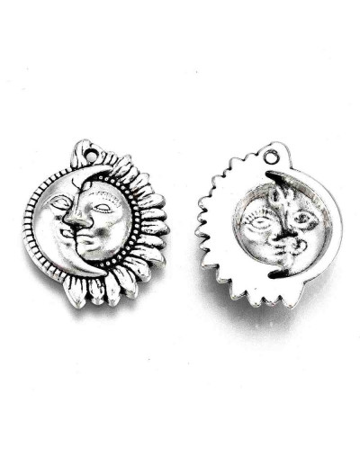Luna+Sol. Aleación de cobre. Color plata antigua. 20x16x3,5 milímetros. 1 mm perforación. 5 uds.