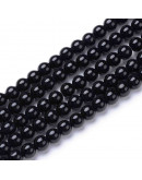 Jade. Negro. 04 milímetros diámetro. 0,8 mm perforación. 96 unidades hilo (aproximado). Jade. Negro. 04 milímetros diámetro. 0,8 mm perforación. 96 unidades hilo (aproximado).