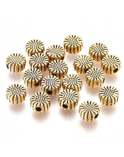 Flores. Aleación de cobre. Color oro antiguo. 5,5x5,5x3 milímetros. 1,5 mm perforación. 20 unidades,
