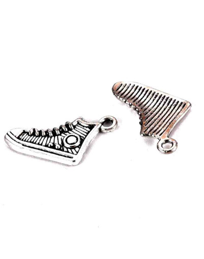 Bota. Aleación de cobre. Color plateado. 12x16x1,5 milímetros. 1,5 mm perforación. 10 unidades.