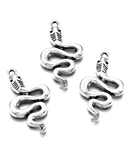 Serpiente (2). Aleación de cobre. Color plateado. 29x10x2 milímetros. 1,8 mm perforación. 5 uds.