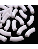 Tubo curvo. Color CREAMY WHITE. 36x13,5x11,5 milímetros. 4 mm diámetro. 4 unidades.