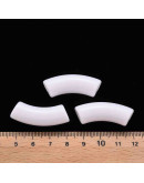 Tubo curvo. Color CREAMY WHITE. 36x13,5x11,5 milímetros. 4 mm diámetro. 4 unidades.