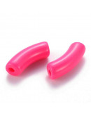 Tubo curvo. Color HOT PINK. 36x13,5x11,5 milímetros. 4 mm diámetro. 4 unidades.